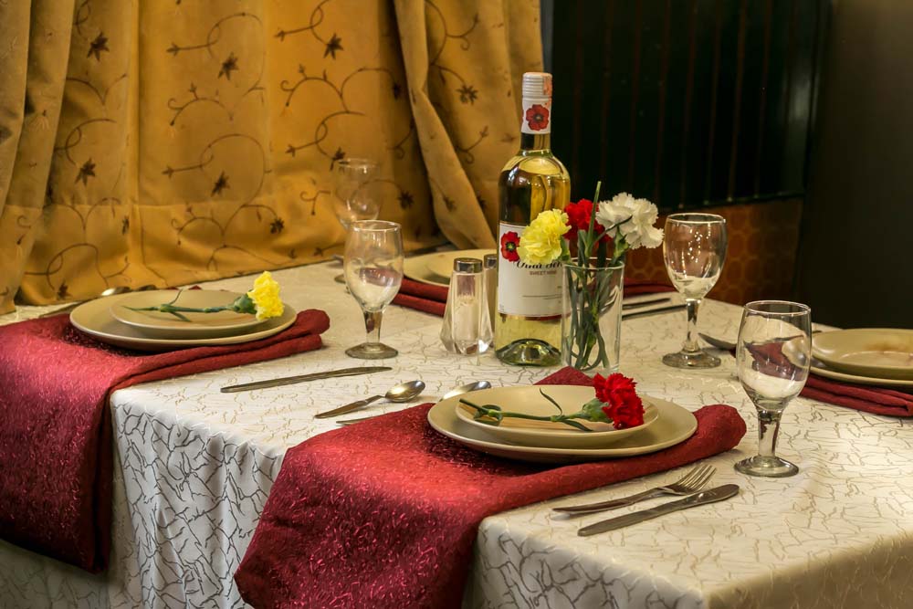 Dinning2.jpg